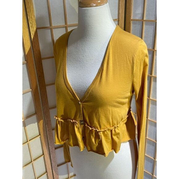 NWT Urban Outfitters XS Ruffle Cardigan - Picture 13 of 15